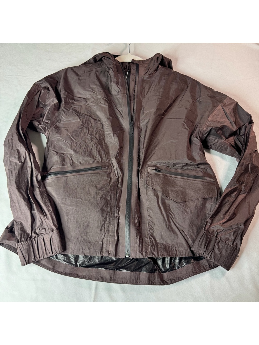 Lululemon Women's Lightweight Hooded Windbreaker Jacket Size 2